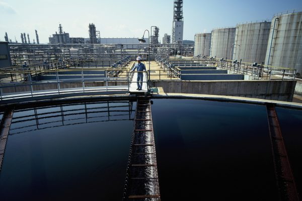 Lotte Daesan Petrochemical (Hyundai) homme, sécurité, installations, décanteur